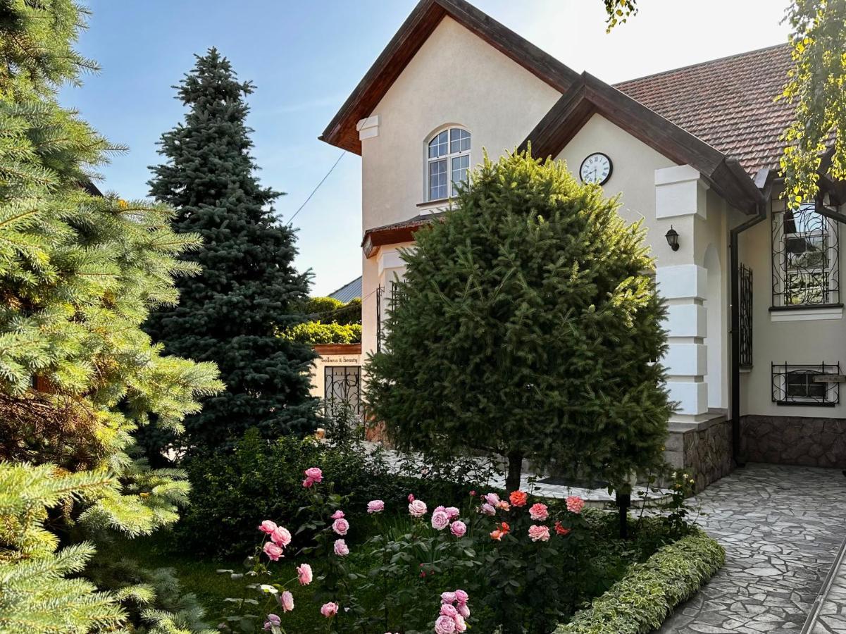Hotel Astoria Garden Bischkek Exterior foto